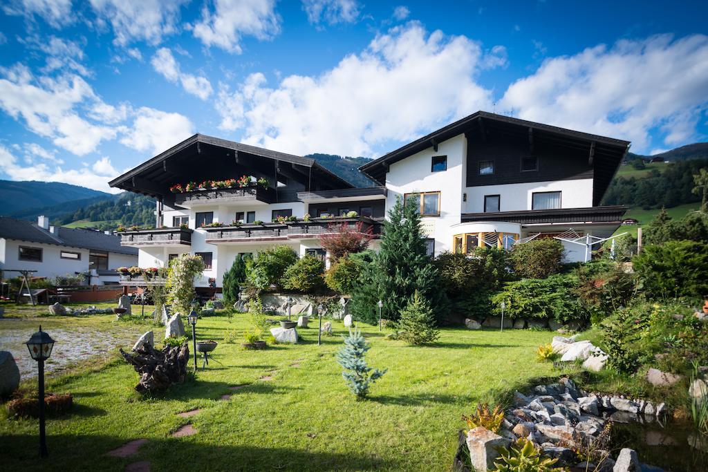 Haus Brandeck Hotel อุทเทนดอร์ฟ ภายนอก รูปภาพ